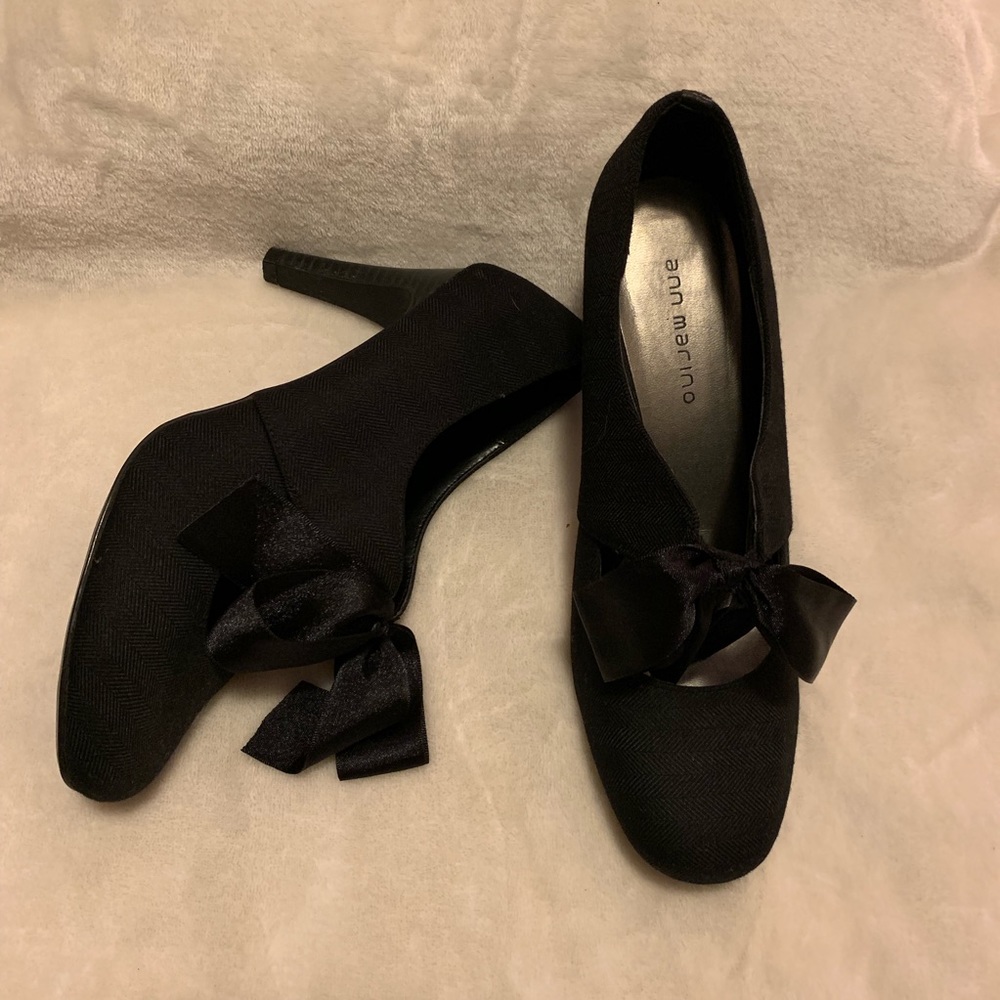Classy black heel